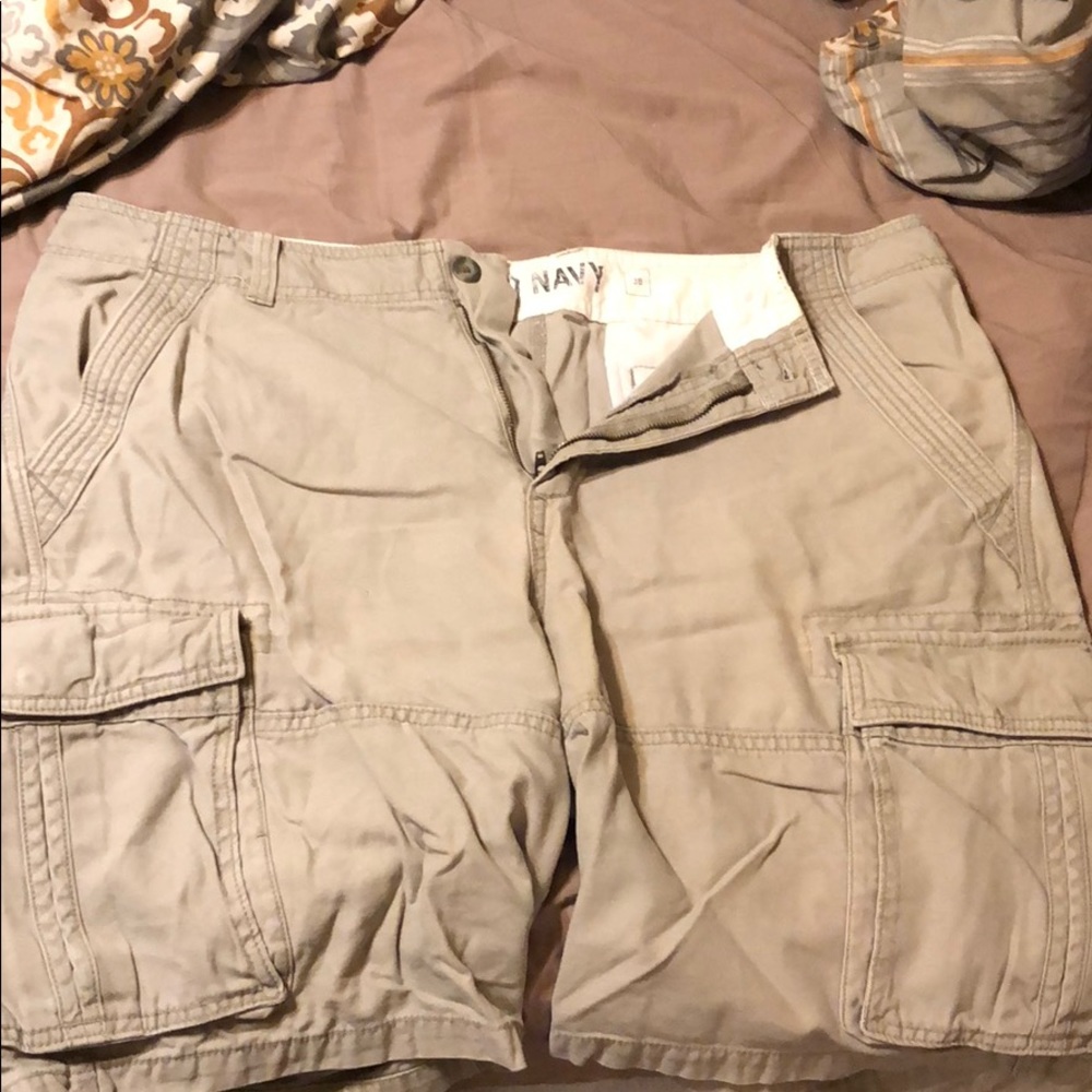 Old navy cargo shorts brand new!